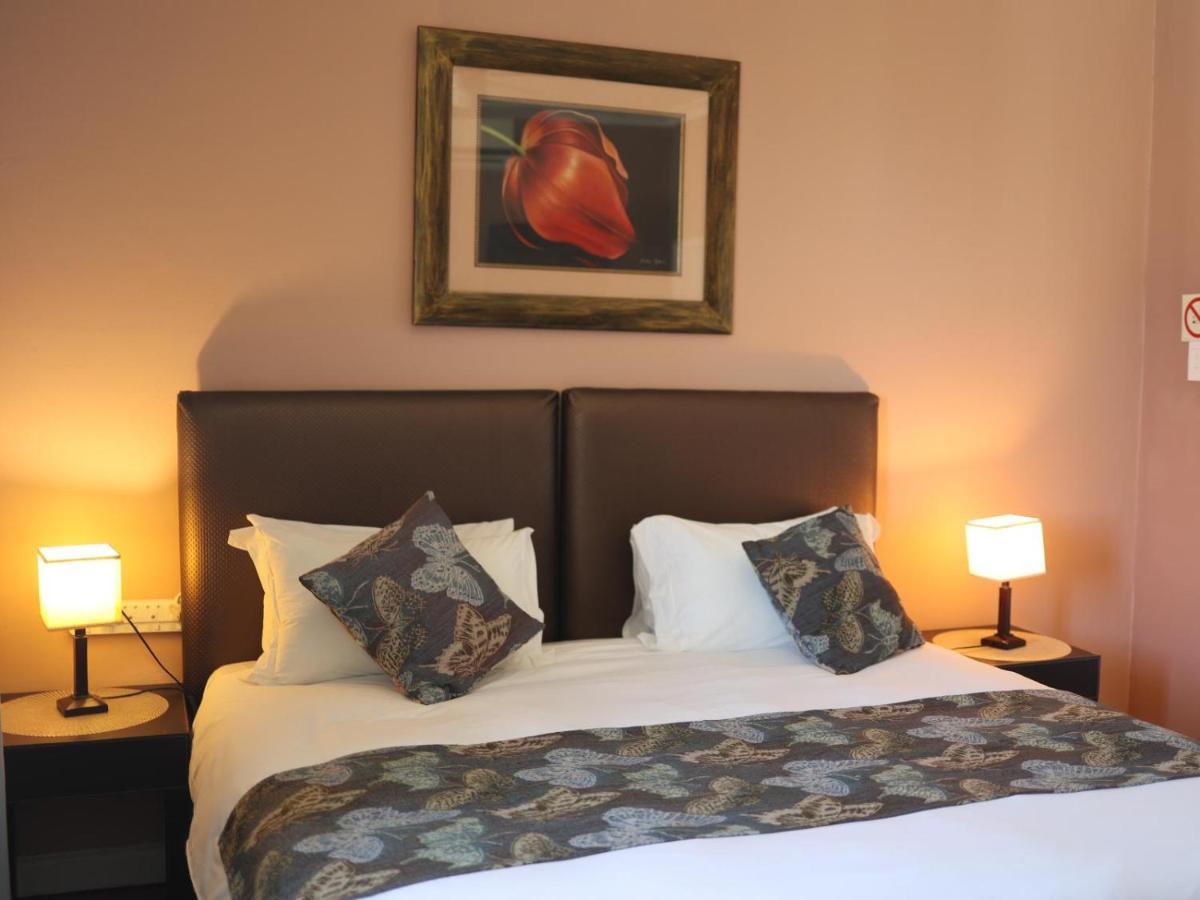 בלוויל The Boston Guest House חדר תמונה