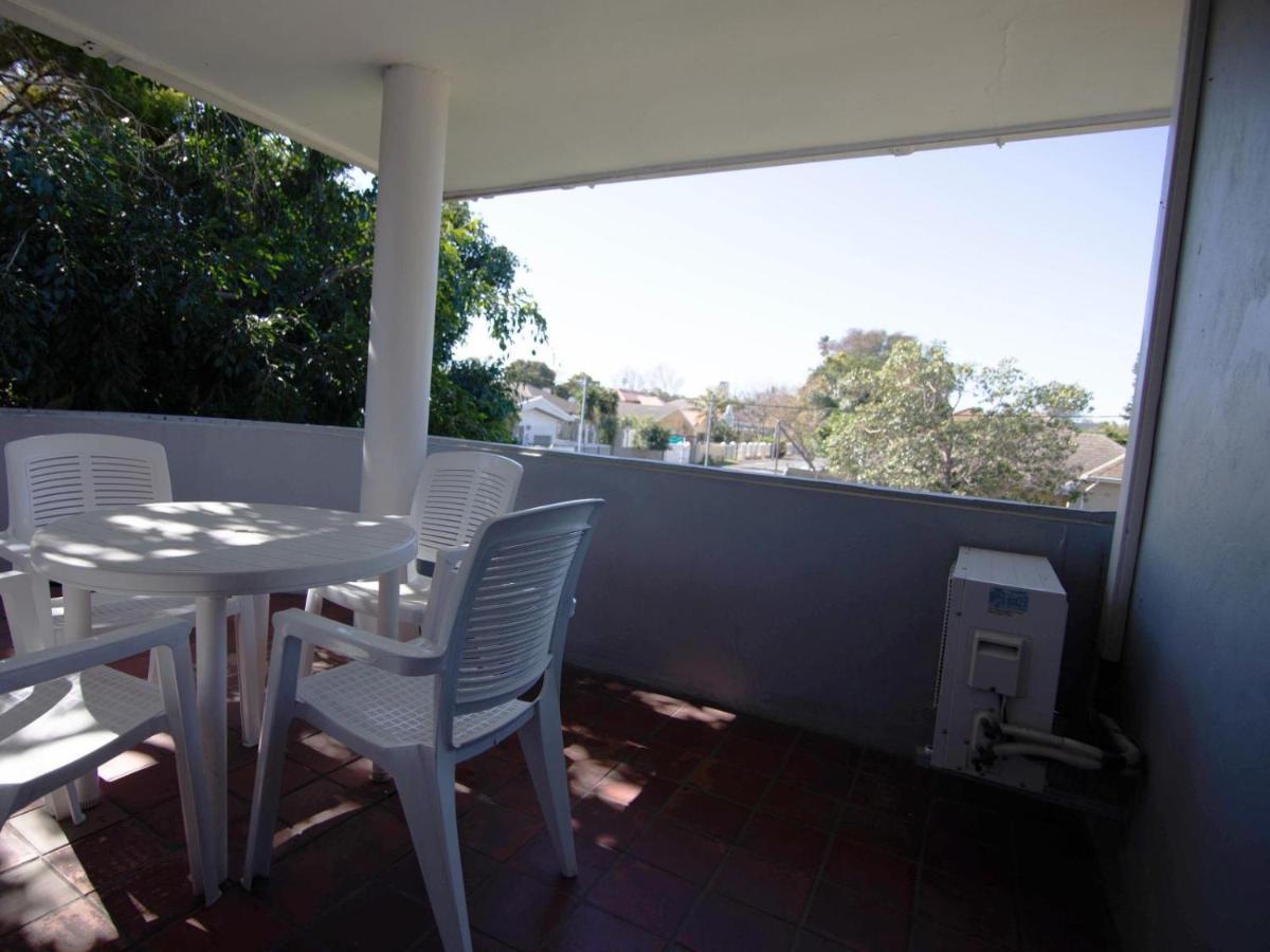 בלוויל The Boston Guest House חדר תמונה