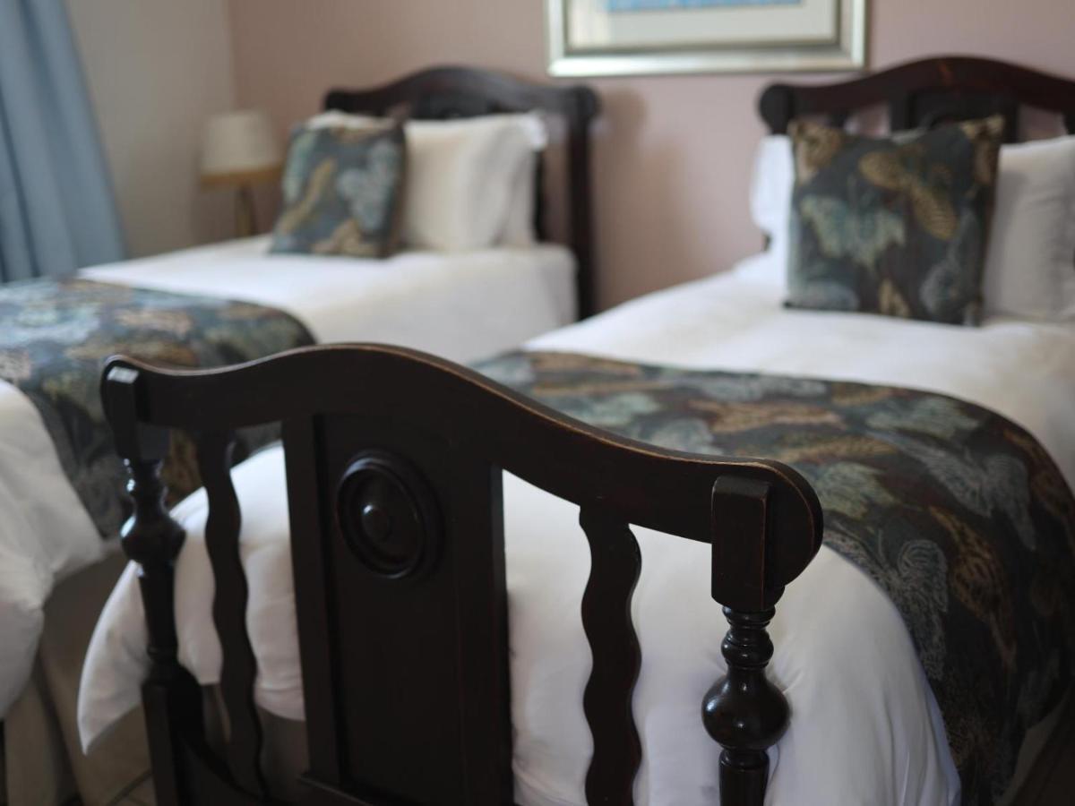 בלוויל The Boston Guest House חדר תמונה